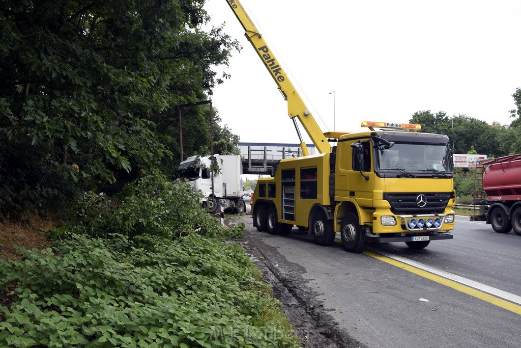 Schwerer VU A 3 Rich Oberhausen Hoehe AK Leverkusen P504.JPG - Miklos Laubert